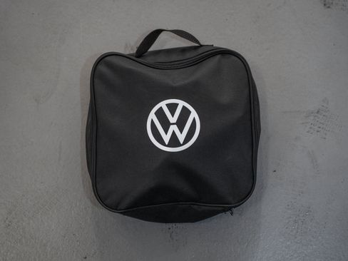 Used 2025 Volkswagen ID. Buzz 1st Edition RWD image 44