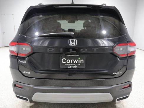Used 2024 Honda Pilot Elite image 3