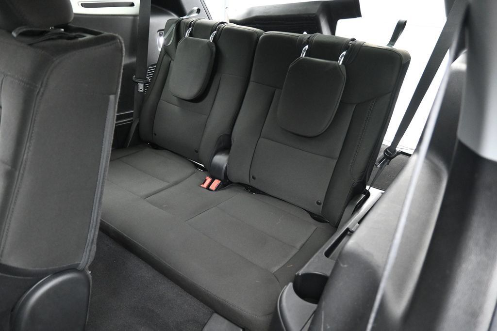 Used 2023 Ford Explorer XLT AWD/4WD image 30