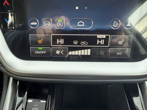 Used 2025 Subaru Outback Premium image 35