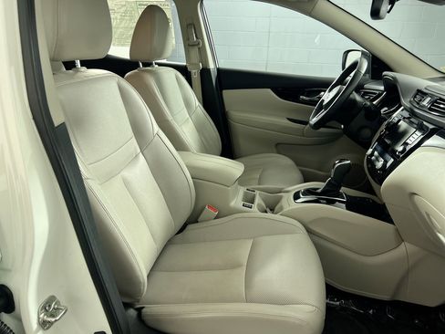 Used 2022 Nissan Rogue Sport SL w/ Premium Package image 29