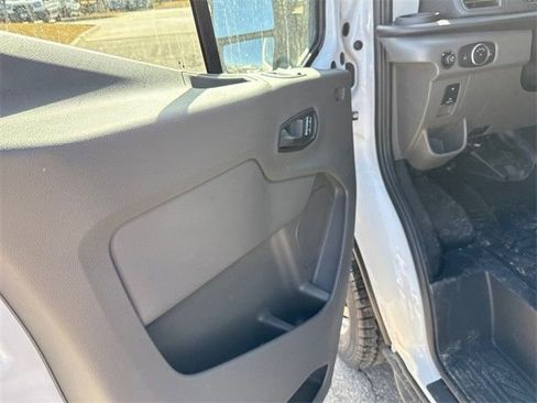 New 2025 Ford Transit 250 Low Roof RWD image 9