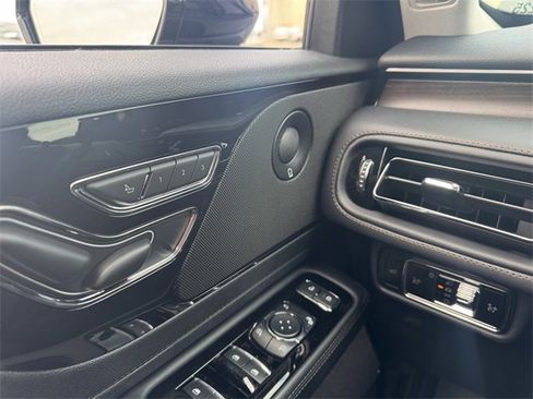 New 2025 Lincoln Aviator Reserve w/ Jet Appearance Package image 41