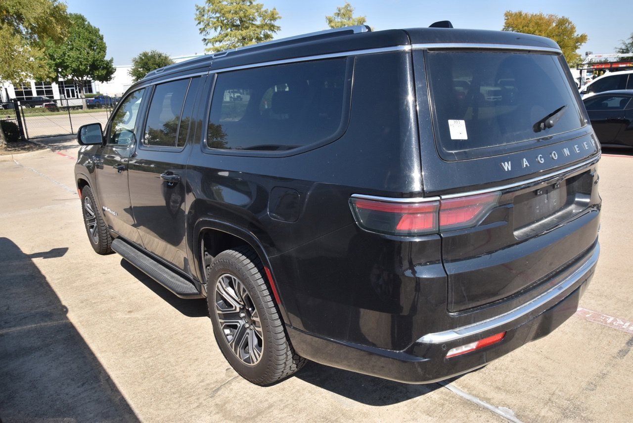 Used 2024 Jeep Wagoneer L Series II RWD image 8