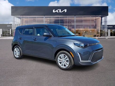 Certified 2025 Kia Soul LX FWD image 1