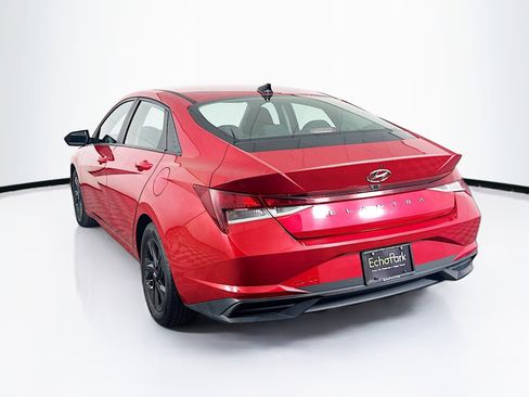 Used 2021 Hyundai Elantra SEL image 5
