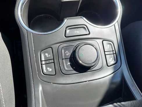 Used 2022 GMC Terrain SLT w/ Tech Package AWD/4WD image 28