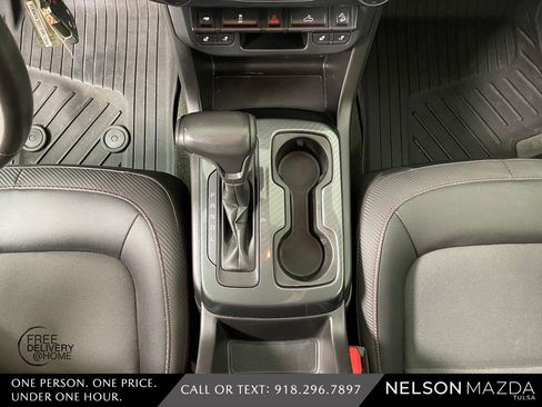 Used 2017 GMC Canyon SLE w/ All Terrain Package image 30