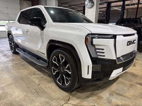 New 2025 GMC Sierra EV Denali AWD/4WD image 9