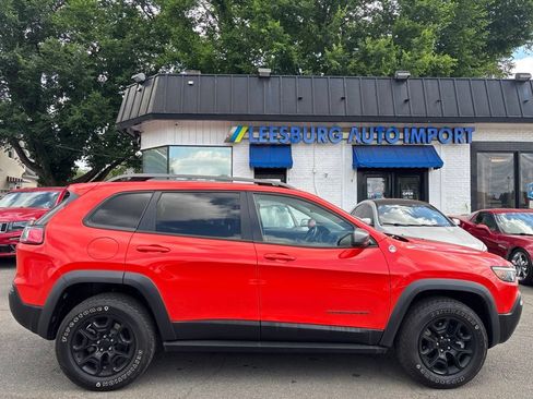 Used 2021 Jeep Cherokee Trailhawk w/ Sun, Sound & Nav Group AWD/4WD image 3