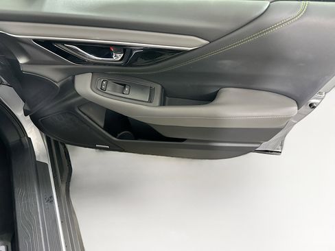 Used 2025 Subaru Outback Onyx Edition AWD/4WD image 32