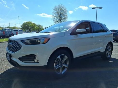 Used 2023 Ford Edge SEL w/ Convenience Package AWD/4WD image 4
