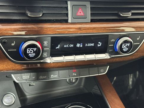 Used 2023 Audi A4 2.0T Premium w/ Convenience Package image 18