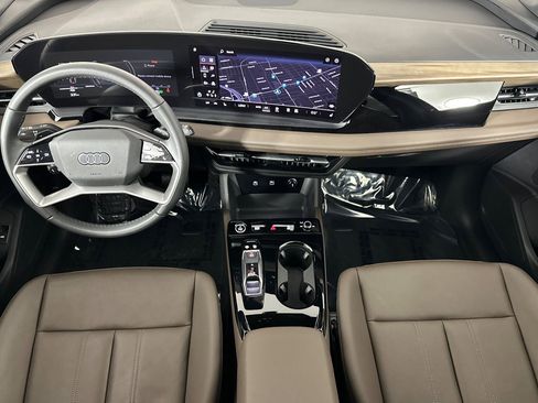 Used 2025 Audi Q6 e-tron Premium w/ Convenience Package image 12