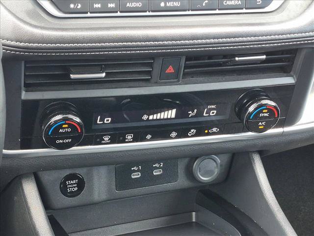 Used 2025 Nissan Rogue SV FWD image 14