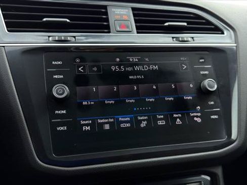 Used 2021 Volkswagen Tiguan SE R-Line FWD image 29