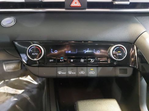 Certified 2025 Hyundai Elantra Hybrid FWD image 25