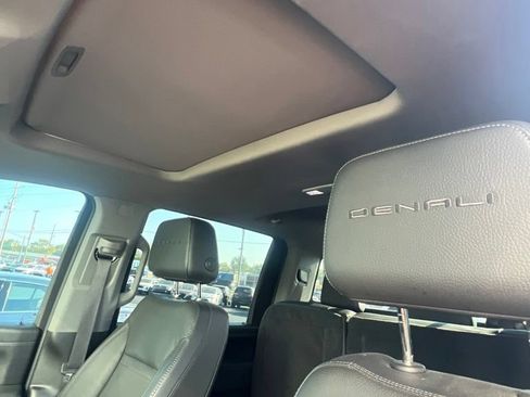 Used 2023 GMC Sierra 3500 Denali w/ Denali Ultimate Package AWD/4WD image 18