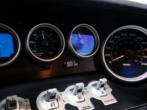 Used 2005 Ford GT RWD image 22