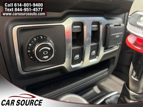 Used 2025 Jeep Wrangler Sport AWD/4WD image 18