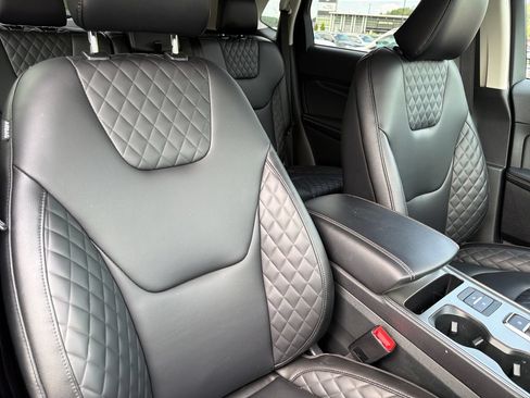 Used 2024 Ford Edge Titanium AWD/4WD image 39