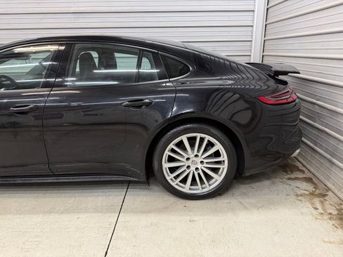 Used 2018 Porsche Panamera 4 image 5