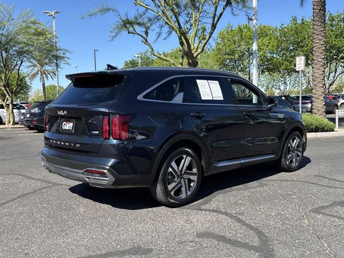 Used 2022 Kia Sorento SX image 4