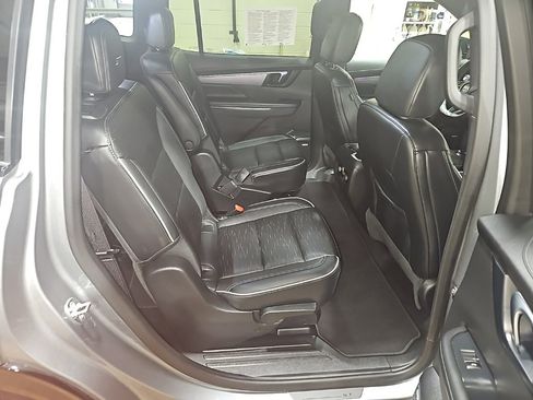 Used 2025 Buick Enclave Sport Touring image 28