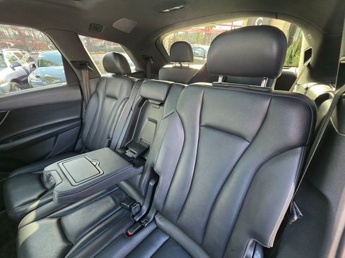 Used 2019 Audi Q7 3.0T Prestige w/ Prestige Package image 28