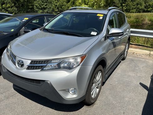 Used 2014 Toyota RAV4 Limited w/ Technology Package AWD/4WD image 3