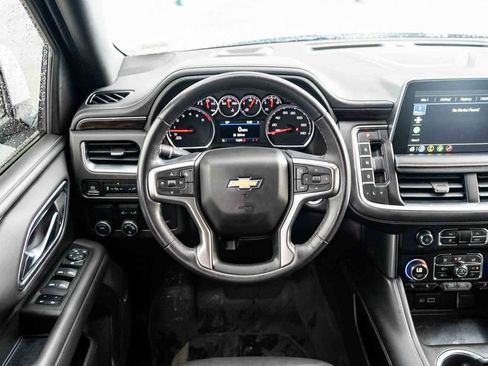 Used 2021 Chevrolet Suburban LT RWD image 24