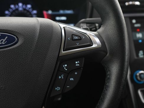 Used 2018 Ford Fusion SE w/ Equipment Group 201A image 25