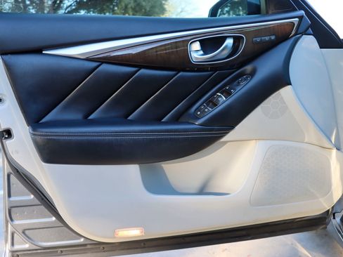 Used 2015 INFINITI Q50 Premium w/ Deluxe Touring Package image 13