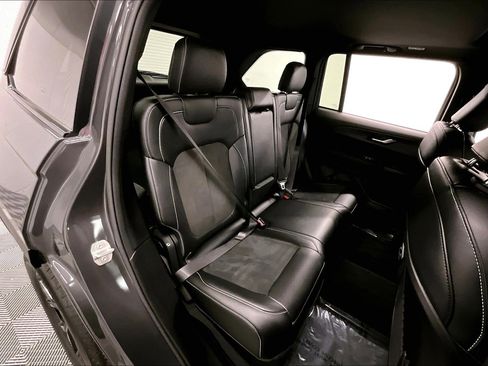 Used 2024 Jeep Grand Cherokee Altitude AWD/4WD image 26