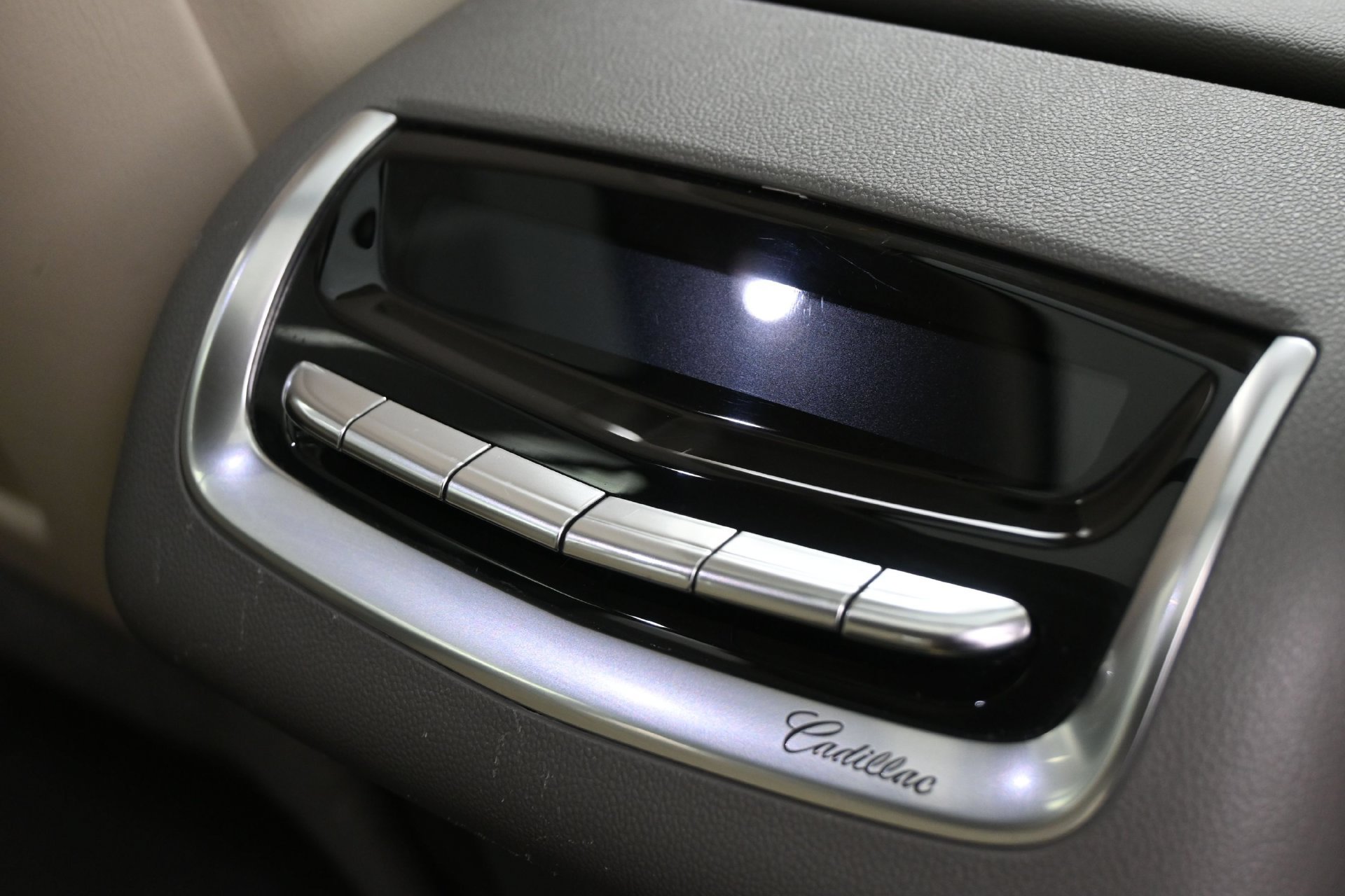 Used 2022 Cadillac XT6 Premium Luxury FWD image 30