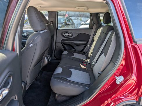 Used 2017 Jeep Cherokee Altitude image 11