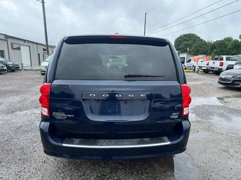 Used 2014 Dodge Grand Caravan SXT image 5