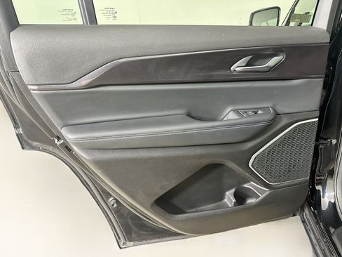 Used 2021 Jeep Grand Cherokee L Laredo image 26