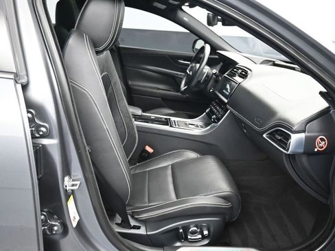 Used 2019 Jaguar XE S image 40