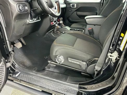 Used 2023 Jeep Gladiator Mojave w/ LED Lighting Group image 10