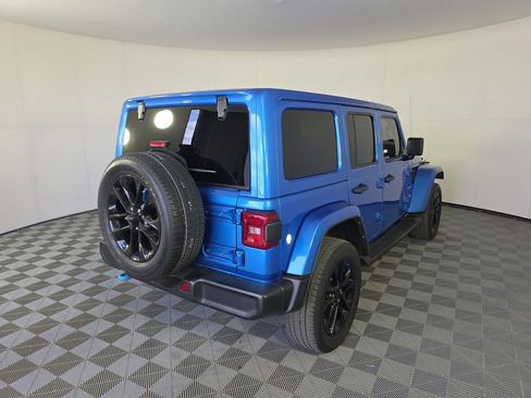 Used 2022 Jeep Wrangler Unlimited Sahara w/ Cold Weather Group image 2