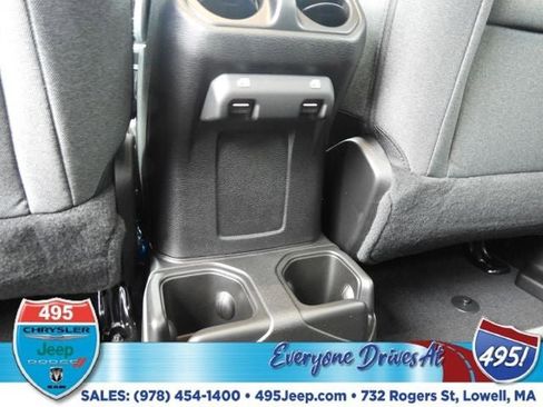 New 2025 Jeep Gladiator Sport image 14