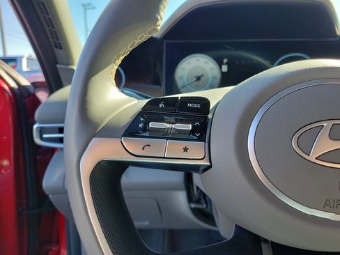 Used 2025 Hyundai Elantra SEL image 23