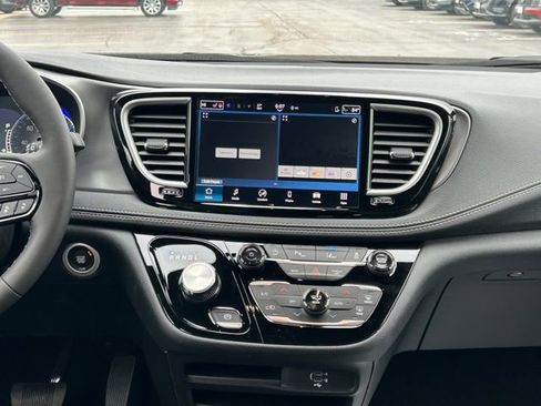 New 2026 Chrysler Pacifica Select w/ S Appearance Package AWD/4WD image 28