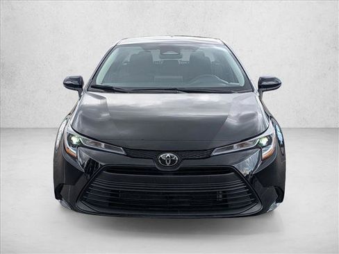 Certified 2025 Toyota Corolla LE FWD image 2