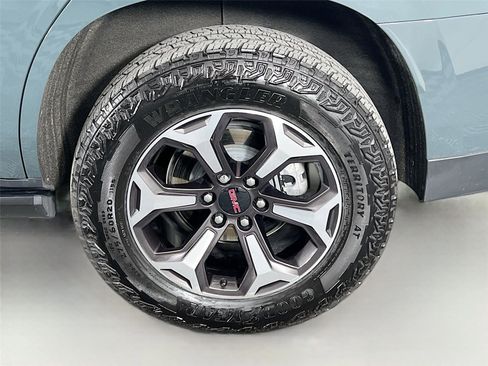 Used 2025 GMC Yukon AT4 Ultimate AWD/4WD image 34