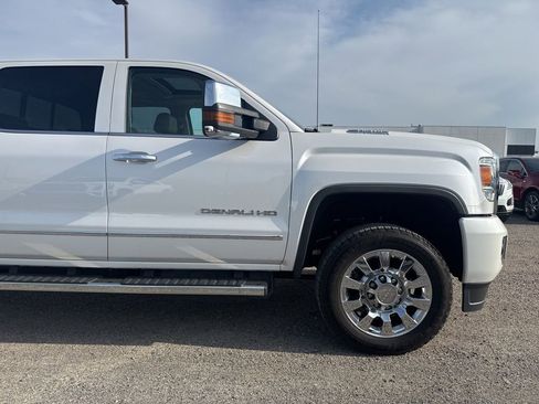 Used 2019 GMC Sierra 2500 Denali w/ Duramax Plus Package image 15