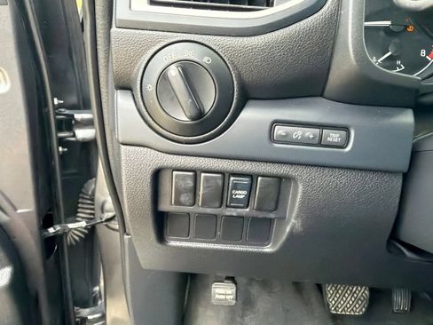 Used 2017 Nissan Titan S RWD image 16