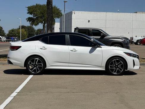 Used 2025 Nissan Sentra SR FWD image 3