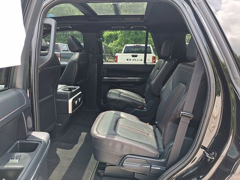 Used 2024 Ford Expedition Limited AWD/4WD image 20